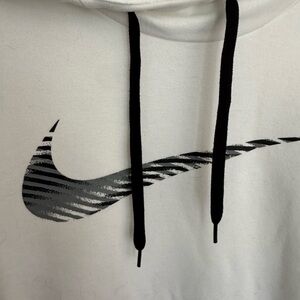 NWOT Nike Dri-Fit Hoodie Size Medium
